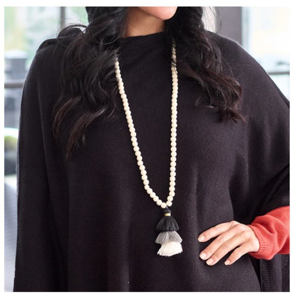 BNWT Initials Inc Wooden Tassel Necklace and Earing set. Color: Black Ombre - Picture 2 of 7